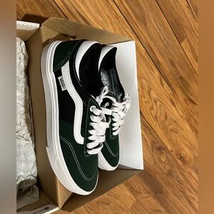 Vans Gilbert Crocke size 7